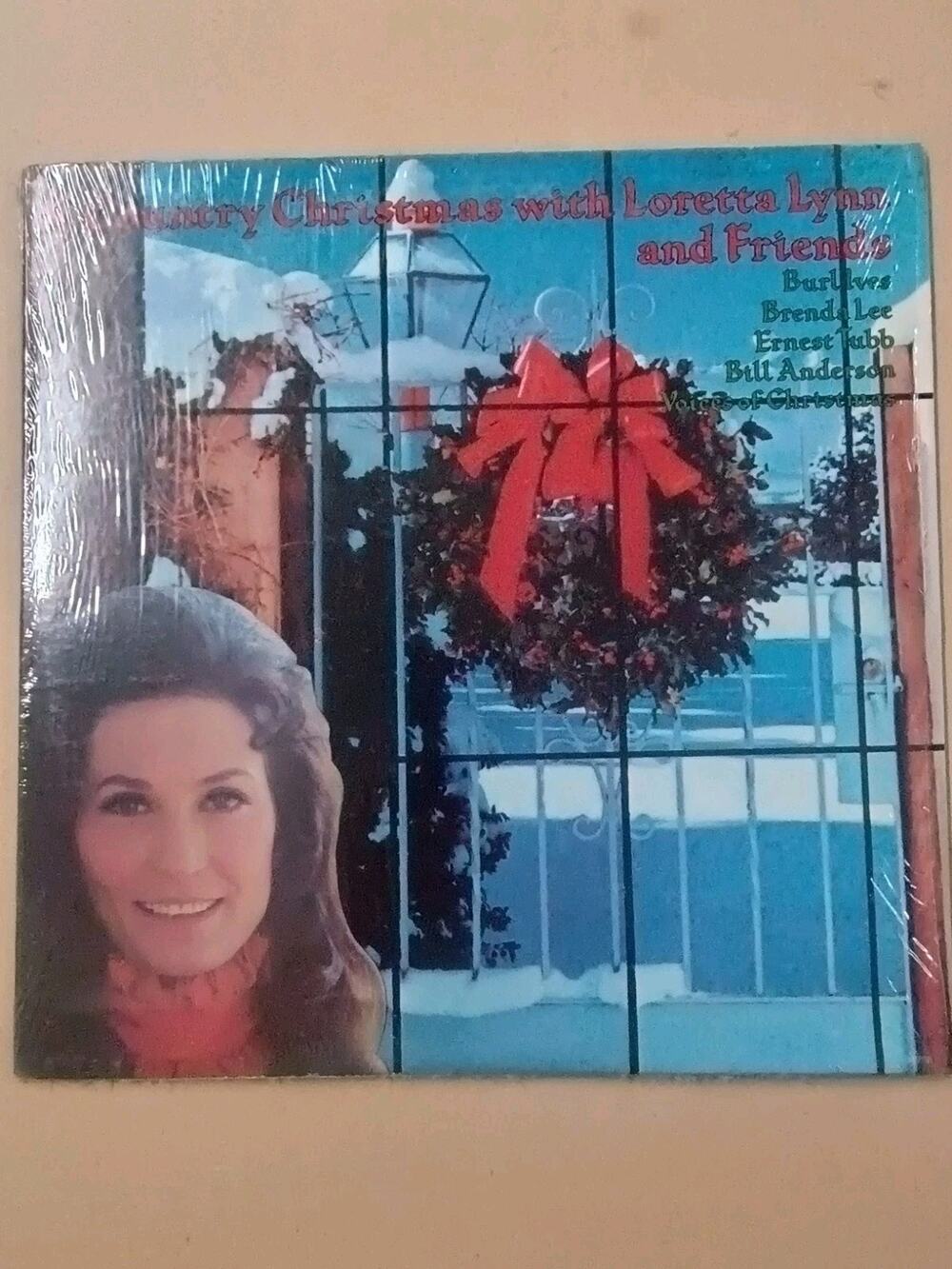Loretta Lynn – A Country Christmas With Loretta Lynn And Friends LP w/shrink VG